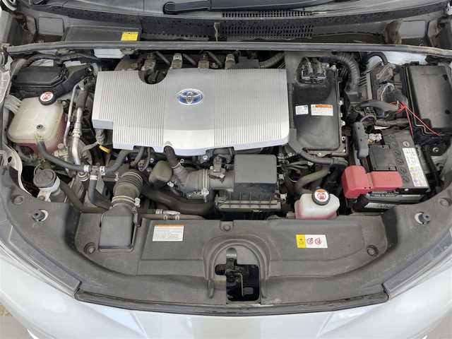 トヨタ プリウス S 滋賀県 2016(平28)年 6.1万km ホワイトパールクリスタルシャイン 禁煙車/純正9型ナビ/（CD/DVD/BT/フルセグTV/FM/AM）/トヨタセーフティセンス/・プリクラッシュセーフティ/・レーンディパーチャーアラート/・オートマチックハイビーム/・レーダークルーズコントロール/社外エアロ/バックカメラ/ビルトインETC/前後ドライブレコーダー/クリアランスソナー/ステアリングスイッチ/LEDヘッドライト/純正フロアマット/純正15インチAW