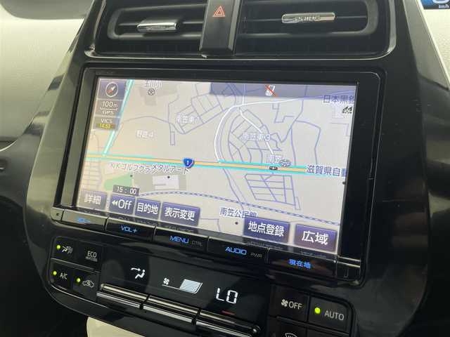 トヨタ プリウス S 滋賀県 2016(平28)年 6.1万km ホワイトパールクリスタルシャイン 禁煙車/純正9型ナビ/（CD/DVD/BT/フルセグTV/FM/AM）/トヨタセーフティセンス/・プリクラッシュセーフティ/・レーンディパーチャーアラート/・オートマチックハイビーム/・レーダークルーズコントロール/社外エアロ/バックカメラ/ビルトインETC/前後ドライブレコーダー/クリアランスソナー/ステアリングスイッチ/LEDヘッドライト/純正フロアマット/純正15インチAW