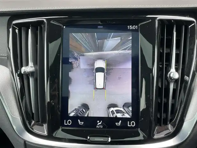 ボルボ Ｖ６０ クロスカントリー T5 AWD プロ 鹿児島県 2019(令1)年 4.6万km 黒 禁煙車/ワンオーナー/パノラマルーフ/純正ナビ/フルセグ/全周囲カメラ/純正19インチアルミホイール/レザーシート/パワーバックドア/ヘッドアップディスプレイ
