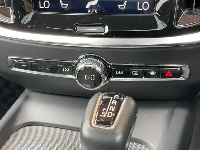 ボルボ Ｖ６０ クロスカントリー T5 AWD プロ 鹿児島県 2019(令1)年 4.6万km 黒 禁煙車/ワンオーナー/パノラマルーフ/純正ナビ/フルセグ/全周囲カメラ/純正19インチアルミホイール/レザーシート/パワーバックドア/ヘッドアップディスプレイ