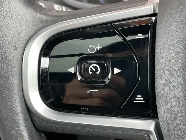 ボルボ Ｖ６０ クロスカントリー T5 AWD プロ 鹿児島県 2019(令1)年 4.6万km 黒 禁煙車/ワンオーナー/パノラマルーフ/純正ナビ/フルセグ/全周囲カメラ/純正19インチアルミホイール/レザーシート/パワーバックドア/ヘッドアップディスプレイ