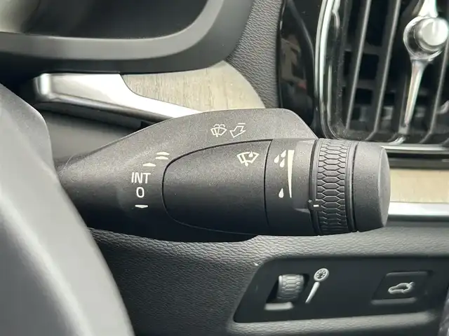 ボルボ Ｓ６０ T5 インスクリプション 愛知県 2020(令2)年 4.9万km ワイン 純正ナビ/TV/BT/USB/ハーマンカードンサウンドシステム/全方位カメラ/ETC/純正18インチAW/パーキングアシスト/クルーズコントロール/クリアランスソナー /ブラインドスポットモニター/ヘッドアップディスプレイ/前後ドライブレコーダー/黒レザーシート/前席メモリー付きパワーシート/前席シートヒーター /エアシート/アクティブベンディングライト/フロアマット