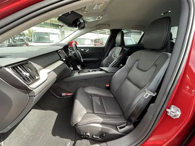 ボルボ Ｓ６０ T5 インスクリプション 愛知県 2020(令2)年 4.9万km ワイン 純正ナビ/TV/BT/USB/ハーマンカードンサウンドシステム/全方位カメラ/ETC/純正18インチAW/パーキングアシスト/クルーズコントロール/クリアランスソナー /ブラインドスポットモニター/ヘッドアップディスプレイ/前後ドライブレコーダー/黒レザーシート/前席メモリー付きパワーシート/前席シートヒーター /エアシート/アクティブベンディングライト/フロアマット