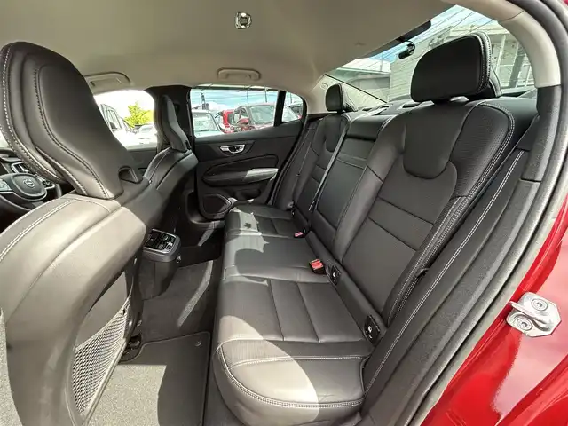 ボルボ Ｓ６０ T5 インスクリプション 愛知県 2020(令2)年 4.9万km ワイン 純正ナビ/TV/BT/USB/ハーマンカードンサウンドシステム/全方位カメラ/ETC/純正18インチAW/パーキングアシスト/クルーズコントロール/クリアランスソナー /ブラインドスポットモニター/ヘッドアップディスプレイ/前後ドライブレコーダー/黒レザーシート/前席メモリー付きパワーシート/前席シートヒーター /エアシート/アクティブベンディングライト/フロアマット