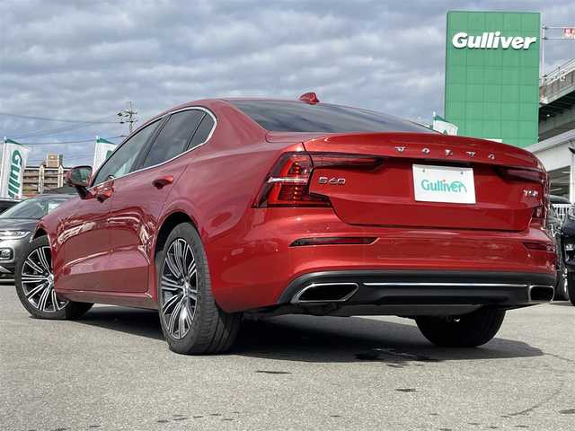 ボルボ Ｓ６０ T5 インスクリプション 愛知県 2020(令2)年 4.9万km ワイン 純正ナビ/TV/BT/USB/ハーマンカードンサウンドシステム/全方位カメラ/ETC/純正18インチAW/パーキングアシスト/クルーズコントロール/クリアランスソナー /ブラインドスポットモニター/ヘッドアップディスプレイ/前後ドライブレコーダー/黒レザーシート/前席メモリー付きパワーシート/前席シートヒーター /エアシート/アクティブベンディングライト/フロアマット