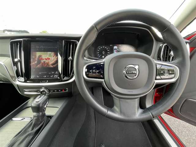 ボルボ Ｓ６０ T5 インスクリプション 愛知県 2020(令2)年 4.9万km ワイン 純正ナビ/TV/BT/USB/ハーマンカードンサウンドシステム/全方位カメラ/ETC/純正18インチAW/パーキングアシスト/クルーズコントロール/クリアランスソナー /ブラインドスポットモニター/ヘッドアップディスプレイ/前後ドライブレコーダー/黒レザーシート/前席メモリー付きパワーシート/前席シートヒーター /エアシート/アクティブベンディングライト/フロアマット