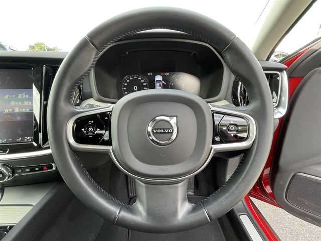 ボルボ Ｓ６０ T5 インスクリプション 愛知県 2020(令2)年 4.9万km ワイン 純正ナビ/TV/BT/USB/ハーマンカードンサウンドシステム/全方位カメラ/ETC/純正18インチAW/パーキングアシスト/クルーズコントロール/クリアランスソナー /ブラインドスポットモニター/ヘッドアップディスプレイ/前後ドライブレコーダー/黒レザーシート/前席メモリー付きパワーシート/前席シートヒーター /エアシート/アクティブベンディングライト/フロアマット