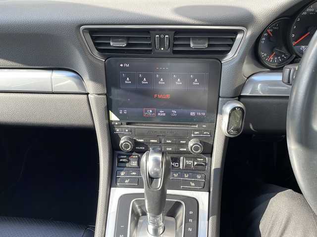 ポルシェ ９１１ カレラ 山形県 2019(令1)年 2.7万km ピュアホワイト 水平対向３Ｌ６気筒ツインターボ／３７０ｐｓ/７速ＰＤＫ/パドルシフト/黒本革シート（ヒーター付きパワーシート）　/純正１９インチＡＷ　/電動可変リアスポイラー/純正ナビ/バックカメラ/アダプティブクルーズコントロール/H.I.D./前後クリアランスソナー/前方ドライブレコーダー/ETC２．０/保証書/取扱説明書/スペアキーx1