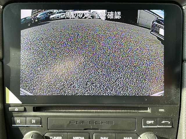 ポルシェ ９１１ カレラ 山形県 2019(令1)年 2.7万km ピュアホワイト 水平対向３Ｌ６気筒ツインターボ／３７０ｐｓ/７速ＰＤＫ/パドルシフト/黒本革シート（ヒーター付きパワーシート）　/純正１９インチＡＷ　/電動可変リアスポイラー/純正ナビ/バックカメラ/アダプティブクルーズコントロール/H.I.D./前後クリアランスソナー/前方ドライブレコーダー/ETC２．０/保証書/取扱説明書/スペアキーx1