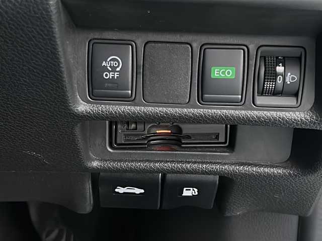 日産 エクストレイル 20X エマージェンシーブレーキ 愛知県 2016(平28)年 12.2万km ブリリアントホワイトパール ワンオーナー/禁煙車/純正メモリナビ/　AM/FM/CD/DVD/ワンセグ/前席シートヒーター/ビルトインETC/前後クリアランスソナー/エマージェンシーブレーキ/レーンキープアシスト/盗難防止装置/横滑り防止装置/オートライト/純正フロアマット/純正１７インチAW/Wエアバッグ/保証書/取説/スペアキー