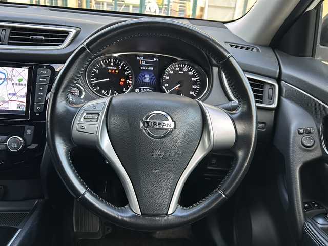 日産 エクストレイル 20X エマージェンシーブレーキ 愛知県 2016(平28)年 12.2万km ブリリアントホワイトパール ワンオーナー/禁煙車/純正メモリナビ/　AM/FM/CD/DVD/ワンセグ/前席シートヒーター/ビルトインETC/前後クリアランスソナー/エマージェンシーブレーキ/レーンキープアシスト/盗難防止装置/横滑り防止装置/オートライト/純正フロアマット/純正１７インチAW/Wエアバッグ/保証書/取説/スペアキー