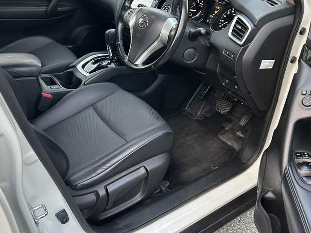 日産 エクストレイル 20X エマージェンシーブレーキ 愛知県 2016(平28)年 12.2万km ブリリアントホワイトパール ワンオーナー/禁煙車/純正メモリナビ/　AM/FM/CD/DVD/ワンセグ/前席シートヒーター/ビルトインETC/前後クリアランスソナー/エマージェンシーブレーキ/レーンキープアシスト/盗難防止装置/横滑り防止装置/オートライト/純正フロアマット/純正１７インチAW/Wエアバッグ/保証書/取説/スペアキー