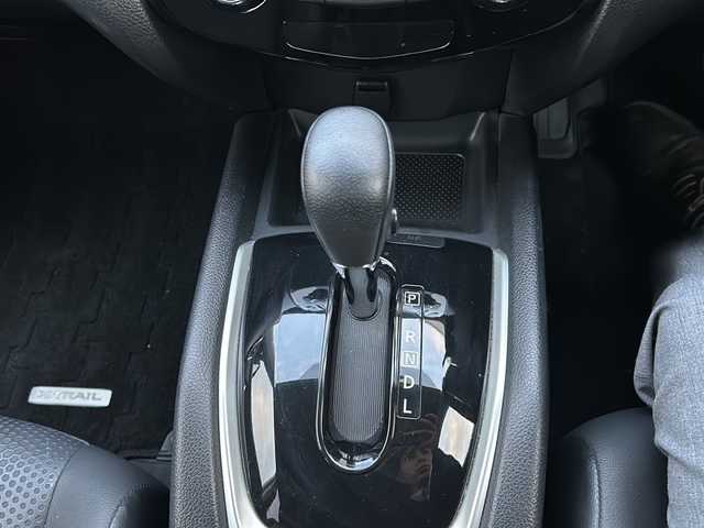 日産 エクストレイル 20X エマージェンシーブレーキ 愛知県 2016(平28)年 12.2万km ブリリアントホワイトパール ワンオーナー/禁煙車/純正メモリナビ/　AM/FM/CD/DVD/ワンセグ/前席シートヒーター/ビルトインETC/前後クリアランスソナー/エマージェンシーブレーキ/レーンキープアシスト/盗難防止装置/横滑り防止装置/オートライト/純正フロアマット/純正１７インチAW/Wエアバッグ/保証書/取説/スペアキー