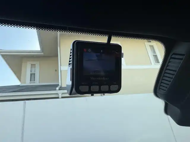 メルセデス・ベンツ ＧＬＢ２００ｄ 愛知県 2021(令3)年 8.5万km 青Ｍ /ワンオーナー車//純正メモリナビ//AM/FM/BT/フルセグ/USB//レーダーセーフティパッケージ//３６０°カメラシステム//ルーフレール//レーダークルーズコントロール//アクティブレーンキープアシスト//アクティブステアリングアシスト//道路標識アシスト//アテンションアシスト//パークとろにっく//レーンチェンジアシスト//ETC2.0//置くだけ充電//オートLEDヘッドライト//フロントフォグ/リアフォグ//オートワイパー//D席メモリ付きパワーシート//前席パワーシート、シートヒーター//電動パーキングブレーキ//純正ドライブレコーダー//パドルシフト//ステアリングスイッチ//オートリトラクタブルウィンカーミラー//電動チルト＆テレスコピックステアリング//プッシュスタート//スマートキー//スペアキー//保証書//取扱説明書