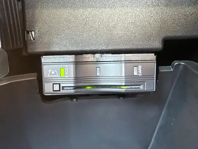 メルセデス・ベンツ ＧＬＢ２００ｄ 愛知県 2021(令3)年 8.5万km 青Ｍ /ワンオーナー車//純正メモリナビ//AM/FM/BT/フルセグ/USB//レーダーセーフティパッケージ//３６０°カメラシステム//ルーフレール//レーダークルーズコントロール//アクティブレーンキープアシスト//アクティブステアリングアシスト//道路標識アシスト//アテンションアシスト//パークとろにっく//レーンチェンジアシスト//ETC2.0//置くだけ充電//オートLEDヘッドライト//フロントフォグ/リアフォグ//オートワイパー//D席メモリ付きパワーシート//前席パワーシート、シートヒーター//電動パーキングブレーキ//純正ドライブレコーダー//パドルシフト//ステアリングスイッチ//オートリトラクタブルウィンカーミラー//電動チルト＆テレスコピックステアリング//プッシュスタート//スマートキー//スペアキー//保証書//取扱説明書