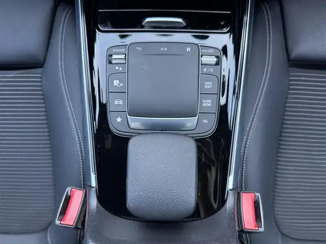 メルセデス・ベンツ ＧＬＢ２００ｄ 愛知県 2021(令3)年 8.5万km 青Ｍ /ワンオーナー車//純正メモリナビ//AM/FM/BT/フルセグ/USB//レーダーセーフティパッケージ//３６０°カメラシステム//ルーフレール//レーダークルーズコントロール//アクティブレーンキープアシスト//アクティブステアリングアシスト//道路標識アシスト//アテンションアシスト//パークとろにっく//レーンチェンジアシスト//ETC2.0//置くだけ充電//オートLEDヘッドライト//フロントフォグ/リアフォグ//オートワイパー//D席メモリ付きパワーシート//前席パワーシート、シートヒーター//電動パーキングブレーキ//純正ドライブレコーダー//パドルシフト//ステアリングスイッチ//オートリトラクタブルウィンカーミラー//電動チルト＆テレスコピックステアリング//プッシュスタート//スマートキー//スペアキー//保証書//取扱説明書