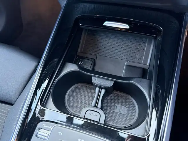 メルセデス・ベンツ ＧＬＢ２００ｄ 愛知県 2021(令3)年 8.5万km 青Ｍ /ワンオーナー車//純正メモリナビ//AM/FM/BT/フルセグ/USB//レーダーセーフティパッケージ//３６０°カメラシステム//ルーフレール//レーダークルーズコントロール//アクティブレーンキープアシスト//アクティブステアリングアシスト//道路標識アシスト//アテンションアシスト//パークとろにっく//レーンチェンジアシスト//ETC2.0//置くだけ充電//オートLEDヘッドライト//フロントフォグ/リアフォグ//オートワイパー//D席メモリ付きパワーシート//前席パワーシート、シートヒーター//電動パーキングブレーキ//純正ドライブレコーダー//パドルシフト//ステアリングスイッチ//オートリトラクタブルウィンカーミラー//電動チルト＆テレスコピックステアリング//プッシュスタート//スマートキー//スペアキー//保証書//取扱説明書