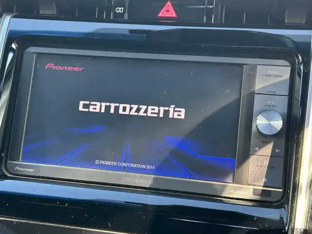 トヨタ ハリアー プレミアム 大阪府 2016(平28)年 7.4万km ホワイトパールクリスタルシャイン トヨタセーフティセンス/・アダプティクブクルーズコントロール/・プリクラッシュセーフティ/・レーンアシスト/・インテリジェントクリアランスソナー/・クリアランスソナー/・オートマチックハイビーム/社外ナビ　carrozzeriaナビ/・Bluetooth/フルセグTV/CD/DVD/USB/ラジオ/主要装備/・横滑り防止装置/・合皮シート/・D席パワーシート/・LEDヘッドライト/・フォグランプ/・nanoe/・ステアリングリモコン/・ドライブレコーダー前/・ETC