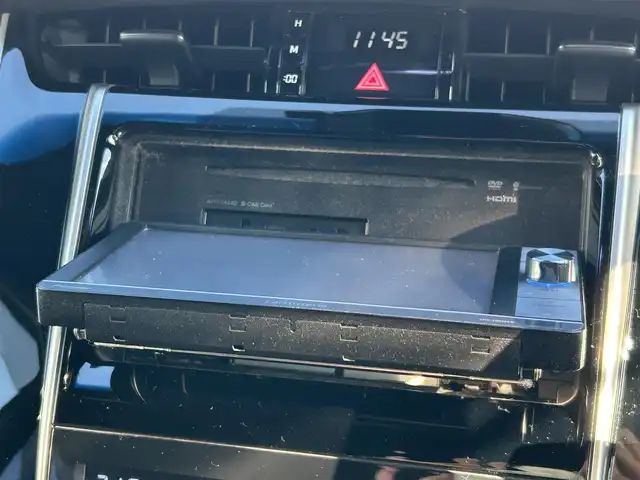 トヨタ ハリアー プレミアム 大阪府 2016(平28)年 7.4万km ホワイトパールクリスタルシャイン トヨタセーフティセンス/・アダプティクブクルーズコントロール/・プリクラッシュセーフティ/・レーンアシスト/・インテリジェントクリアランスソナー/・クリアランスソナー/・オートマチックハイビーム/社外ナビ　carrozzeriaナビ/・Bluetooth/フルセグTV/CD/DVD/USB/ラジオ/主要装備/・横滑り防止装置/・合皮シート/・D席パワーシート/・LEDヘッドライト/・フォグランプ/・nanoe/・ステアリングリモコン/・ドライブレコーダー前/・ETC