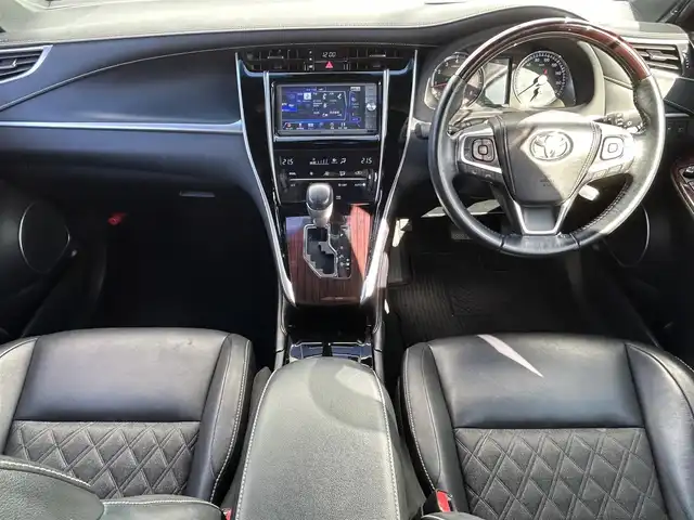 トヨタ ハリアー プレミアム 大阪府 2016(平28)年 7.4万km ホワイトパールクリスタルシャイン トヨタセーフティセンス/・アダプティクブクルーズコントロール/・プリクラッシュセーフティ/・レーンアシスト/・インテリジェントクリアランスソナー/・クリアランスソナー/・オートマチックハイビーム/社外ナビ　carrozzeriaナビ/・Bluetooth/フルセグTV/CD/DVD/USB/ラジオ/主要装備/・横滑り防止装置/・合皮シート/・D席パワーシート/・LEDヘッドライト/・フォグランプ/・nanoe/・ステアリングリモコン/・ドライブレコーダー前/・ETC