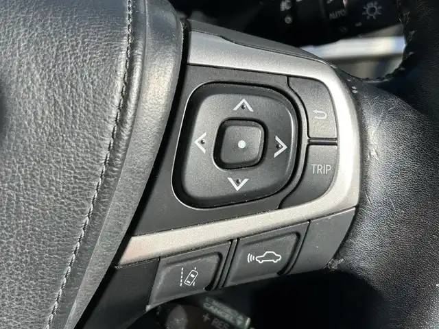 トヨタ ハリアー プレミアム 大阪府 2016(平28)年 7.4万km ホワイトパールクリスタルシャイン トヨタセーフティセンス/・アダプティクブクルーズコントロール/・プリクラッシュセーフティ/・レーンアシスト/・インテリジェントクリアランスソナー/・クリアランスソナー/・オートマチックハイビーム/社外ナビ　carrozzeriaナビ/・Bluetooth/フルセグTV/CD/DVD/USB/ラジオ/主要装備/・横滑り防止装置/・合皮シート/・D席パワーシート/・LEDヘッドライト/・フォグランプ/・nanoe/・ステアリングリモコン/・ドライブレコーダー前/・ETC