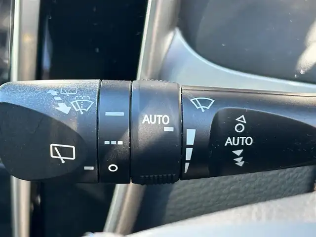 トヨタ ハリアー プレミアム 大阪府 2016(平28)年 7.4万km ホワイトパールクリスタルシャイン トヨタセーフティセンス/・アダプティクブクルーズコントロール/・プリクラッシュセーフティ/・レーンアシスト/・インテリジェントクリアランスソナー/・クリアランスソナー/・オートマチックハイビーム/社外ナビ　carrozzeriaナビ/・Bluetooth/フルセグTV/CD/DVD/USB/ラジオ/主要装備/・横滑り防止装置/・合皮シート/・D席パワーシート/・LEDヘッドライト/・フォグランプ/・nanoe/・ステアリングリモコン/・ドライブレコーダー前/・ETC