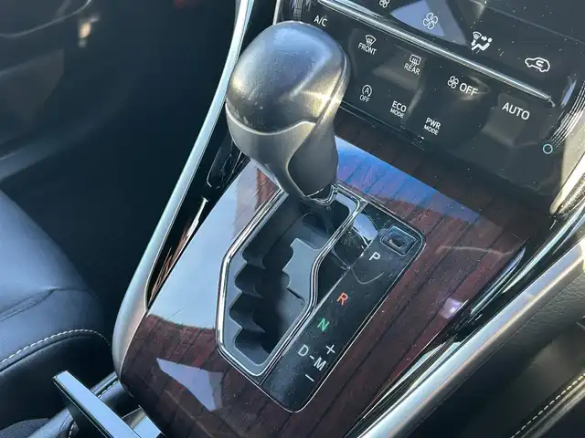 トヨタ ハリアー プレミアム 大阪府 2016(平28)年 7.4万km ホワイトパールクリスタルシャイン トヨタセーフティセンス/・アダプティクブクルーズコントロール/・プリクラッシュセーフティ/・レーンアシスト/・インテリジェントクリアランスソナー/・クリアランスソナー/・オートマチックハイビーム/社外ナビ　carrozzeriaナビ/・Bluetooth/フルセグTV/CD/DVD/USB/ラジオ/主要装備/・横滑り防止装置/・合皮シート/・D席パワーシート/・LEDヘッドライト/・フォグランプ/・nanoe/・ステアリングリモコン/・ドライブレコーダー前/・ETC