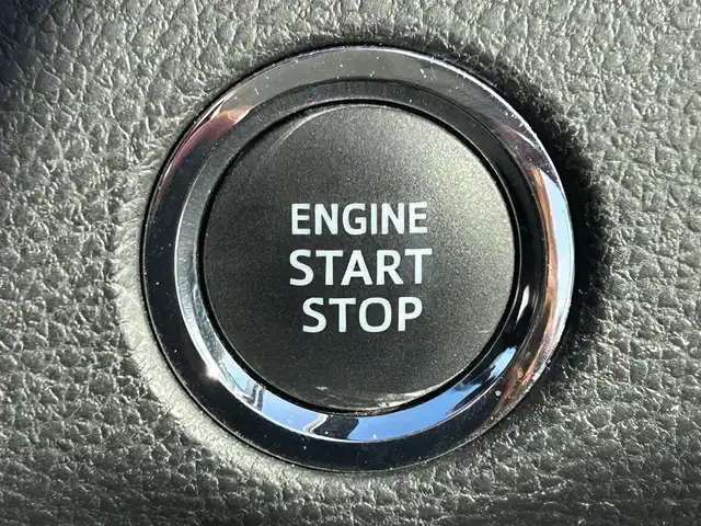 トヨタ ハリアー プレミアム 大阪府 2016(平28)年 7.4万km ホワイトパールクリスタルシャイン トヨタセーフティセンス/・アダプティクブクルーズコントロール/・プリクラッシュセーフティ/・レーンアシスト/・インテリジェントクリアランスソナー/・クリアランスソナー/・オートマチックハイビーム/社外ナビ　carrozzeriaナビ/・Bluetooth/フルセグTV/CD/DVD/USB/ラジオ/主要装備/・横滑り防止装置/・合皮シート/・D席パワーシート/・LEDヘッドライト/・フォグランプ/・nanoe/・ステアリングリモコン/・ドライブレコーダー前/・ETC