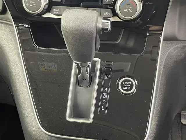 日産 セレナ X V 埼玉県 2020(令2)年 6.6万km ブリリアントホワイトパール ワンオーナー/純正SＤナビ（SDナビ為動作確認未）/純正フリップダウンモニター/両側パワースライドドア/エマージェンシーブレーキ/LDW/BSW/ビルドインETC/純正ドラレコ/前後コーナーセンサー