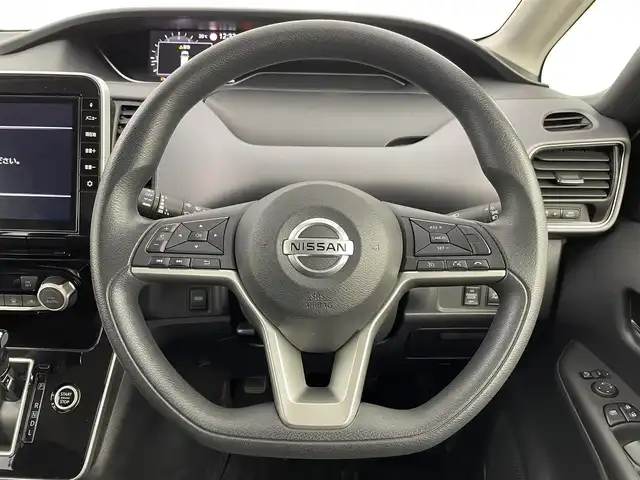 日産 セレナ X V 埼玉県 2020(令2)年 6.6万km ブリリアントホワイトパール ワンオーナー/純正SＤナビ（SDナビ為動作確認未）/純正フリップダウンモニター/両側パワースライドドア/エマージェンシーブレーキ/LDW/BSW/ビルドインETC/純正ドラレコ/前後コーナーセンサー