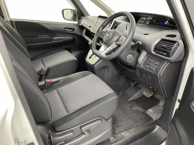 日産 セレナ X V 埼玉県 2020(令2)年 6.6万km ブリリアントホワイトパール ワンオーナー/純正SＤナビ（SDナビ為動作確認未）/純正フリップダウンモニター/両側パワースライドドア/エマージェンシーブレーキ/LDW/BSW/ビルドインETC/純正ドラレコ/前後コーナーセンサー