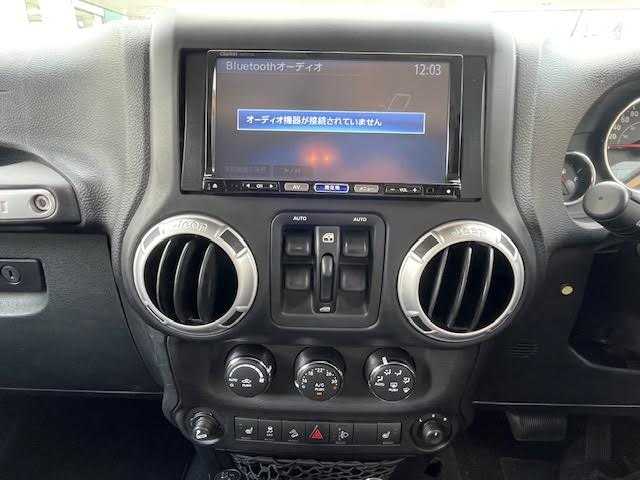 クライスラー・ジープ ジープ ラングラー アンリミテッド サハラ 埼玉県 2012(平24)年 12.4万km ブラック 社外SDナビ（CLARION)/フルセグテレビ/ダウンヒルアシストコントロール/バックカメラ/シートヒーター/クルーズコントロール/スペアキー/Bluetooth/ETC