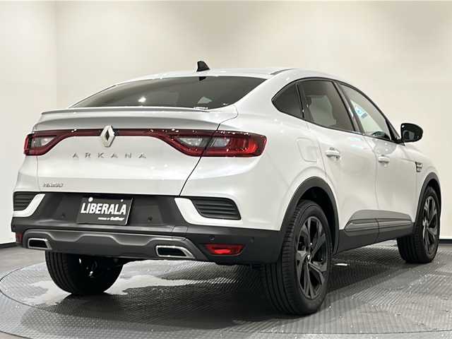 ルノー ルノー アルカナ RSライン マイルドハイブリッド 新潟県 2023(令5)年 0.7万km パール 9.3インチマルチメディアEASY LINK/-Android Auto/Apple Car Play/BT/ラジオ/AUX/360°ビューカメラ/ルノーマルチセンス/アクティブエマージェンシーブレーキ/レーンキープアシスト/レーンディパーチャーワーニング/セーフティーディスタンスワーニング/ブラインドスポットワーニング/トラフィックサインレコグニション/リアクロストラフィックアラート/イージーパーキングアシスト/オートハイ/ロービーム/パーキングセンサー/スピードリミッター/前後ドライブレコーダー/ハーフレザーシート/フロントシートヒーター/フロントパワーシート/ステアリングヒーター/純正18インチアルミホイール/LEDヘッドライト/パドルシフト/ETC
