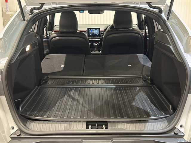 ルノー ルノー アルカナ RSライン マイルドハイブリッド 新潟県 2023(令5)年 0.7万km パール 9.3インチマルチメディアEASY LINK/-Android Auto/Apple Car Play/BT/ラジオ/AUX/360°ビューカメラ/ルノーマルチセンス/アクティブエマージェンシーブレーキ/レーンキープアシスト/レーンディパーチャーワーニング/セーフティーディスタンスワーニング/ブラインドスポットワーニング/トラフィックサインレコグニション/リアクロストラフィックアラート/イージーパーキングアシスト/オートハイ/ロービーム/パーキングセンサー/スピードリミッター/前後ドライブレコーダー/ハーフレザーシート/フロントシートヒーター/フロントパワーシート/ステアリングヒーター/純正18インチアルミホイール/LEDヘッドライト/パドルシフト/ETC