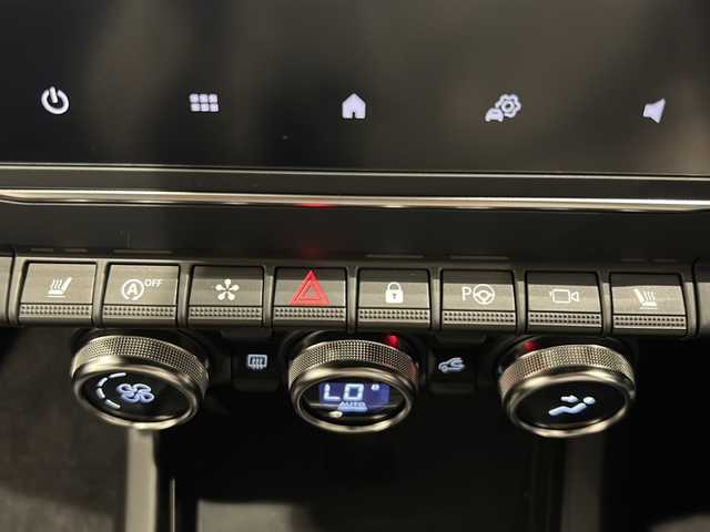 ルノー ルノー アルカナ RSライン マイルドハイブリッド 新潟県 2023(令5)年 0.7万km パール 9.3インチマルチメディアEASY LINK/-Android Auto/Apple Car Play/BT/ラジオ/AUX/360°ビューカメラ/ルノーマルチセンス/アクティブエマージェンシーブレーキ/レーンキープアシスト/レーンディパーチャーワーニング/セーフティーディスタンスワーニング/ブラインドスポットワーニング/トラフィックサインレコグニション/リアクロストラフィックアラート/イージーパーキングアシスト/オートハイ/ロービーム/パーキングセンサー/スピードリミッター/前後ドライブレコーダー/ハーフレザーシート/フロントシートヒーター/フロントパワーシート/ステアリングヒーター/純正18インチアルミホイール/LEDヘッドライト/パドルシフト/ETC