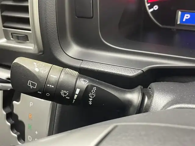 トヨタ ハイエース グランドキャビン 熊本県 2018(平30)年 3.8万km ホワイトパールクリスタルシャイン 社外ナビ（ＣＤ・ＤＶＤ・フルセグ・ＢＴ・ｉｐｏｄ・SD・ＵＳＢ）/バックカメラ/ミラ一体型ドライブレコーダー/ビルトインＥＴＣ　/片側パワースライドドア　/衝突軽減ブレーキ　/レーンキープアシスト　/横滑り防止　/純正フロアマット/オートライト　/オートマチックハイビーム/フォグライト/リモコンキー/スペアキー１本/保証書/取扱説明書