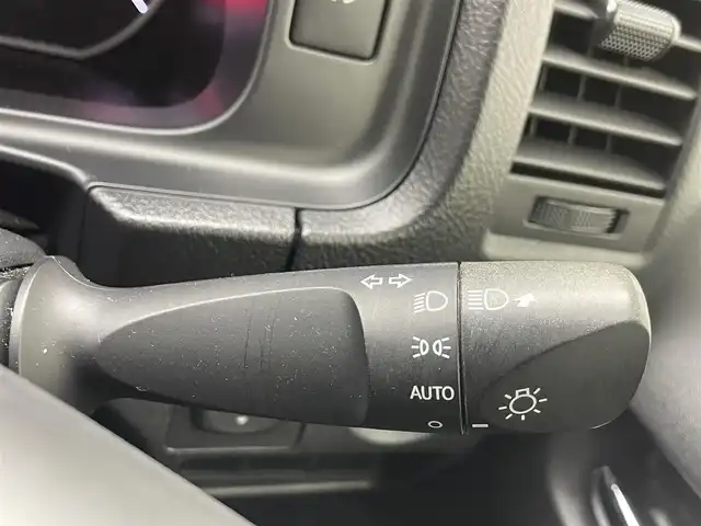 トヨタ ハイエース グランドキャビン 熊本県 2018(平30)年 3.8万km ホワイトパールクリスタルシャイン 社外ナビ（ＣＤ・ＤＶＤ・フルセグ・ＢＴ・ｉｐｏｄ・SD・ＵＳＢ）/バックカメラ/ミラ一体型ドライブレコーダー/ビルトインＥＴＣ　/片側パワースライドドア　/衝突軽減ブレーキ　/レーンキープアシスト　/横滑り防止　/純正フロアマット/オートライト　/オートマチックハイビーム/フォグライト/リモコンキー/スペアキー１本/保証書/取扱説明書