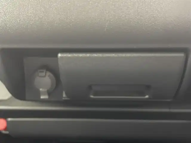 トヨタ ハイエース グランドキャビン 熊本県 2018(平30)年 3.8万km ホワイトパールクリスタルシャイン 社外ナビ（ＣＤ・ＤＶＤ・フルセグ・ＢＴ・ｉｐｏｄ・SD・ＵＳＢ）/バックカメラ/ミラ一体型ドライブレコーダー/ビルトインＥＴＣ　/片側パワースライドドア　/衝突軽減ブレーキ　/レーンキープアシスト　/横滑り防止　/純正フロアマット/オートライト　/オートマチックハイビーム/フォグライト/リモコンキー/スペアキー１本/保証書/取扱説明書