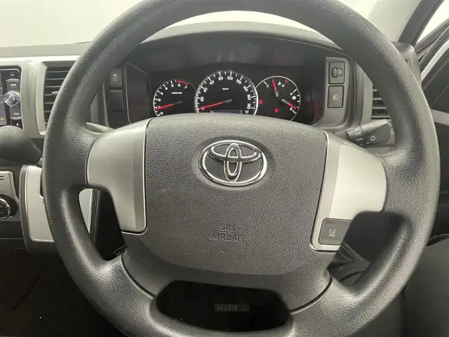トヨタ ハイエース グランドキャビン 熊本県 2018(平30)年 3.8万km ホワイトパールクリスタルシャイン 社外ナビ（ＣＤ・ＤＶＤ・フルセグ・ＢＴ・ｉｐｏｄ・SD・ＵＳＢ）/バックカメラ/ミラ一体型ドライブレコーダー/ビルトインＥＴＣ　/片側パワースライドドア　/衝突軽減ブレーキ　/レーンキープアシスト　/横滑り防止　/純正フロアマット/オートライト　/オートマチックハイビーム/フォグライト/リモコンキー/スペアキー１本/保証書/取扱説明書