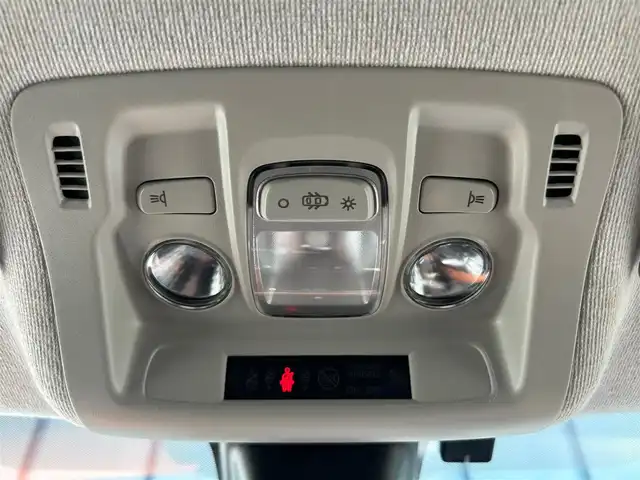 シトロエン Ｃ３ カラメルエディション 石川県 2020(令2)年 5.2万km 緑Ⅱ 純正メモリナビ/バックカメラ/AppleCarPlay/Bluetooth/USB/クルーズコントロール/電動格納ミラー/ブラインドスポットモニター/クリアランスソナー/オートライト/HIDヘッドライト/フォグランプ/ETC