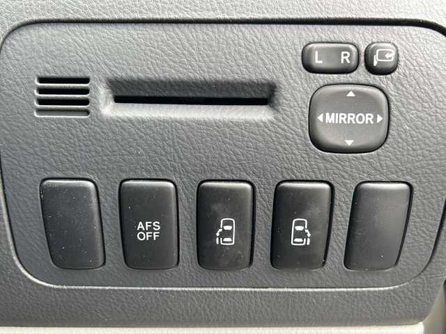 トヨタ アルファード Ｖ AS 三重県 2007(平19)年 6.3万km ホワイトパールクリスタルシャイン 社外ナビ /バックカメラ /ALPINE後席モニター /両側パワースライドドア /ETC /スペアキー /純正フロアマット /電動格納ミラー /純正アルミホイール /ダブルエアコン /純正フロアマット /オートライト/禁煙車