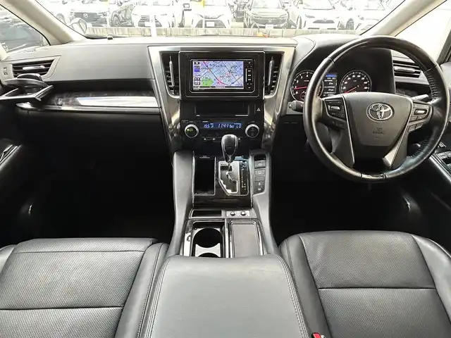 トヨタ アルファード S Cパッケージ 兵庫県 2018(平30)年 4.2万km ホワイトパールクリスタルシャイン 社外7インチナビ/10.1型アルパインFダウンモニター/(CD/DVD/BT/SD)/フルセグTV/ETC/バックカメラ/両側パワースライドドア/衝突軽減ブレーキ/コーナーセンサー/レーダークルーズコントロール/MTモード付AT/フルレザーシート/前席シートヒーター/前席エアーシート/パワーシート/パワーシートメモリ機能3/LEDヘッドライト/オートライト/オートハイビーム/フォグランプ/オートリトラミラー/スマートキー/ステアリングヒーター/ステアリングリモコン/革巻きステアリング