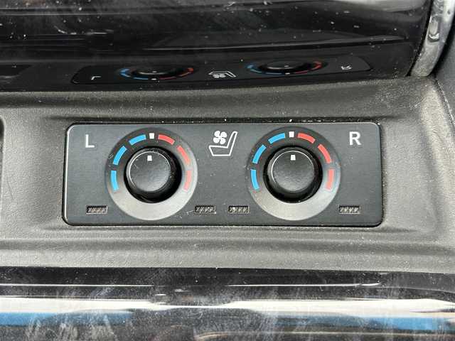 トヨタ アルファード S Cパッケージ 兵庫県 2018(平30)年 4.2万km ホワイトパールクリスタルシャイン 社外7インチナビ/10.1型アルパインFダウンモニター/(CD/DVD/BT/SD)/フルセグTV/ETC/バックカメラ/両側パワースライドドア/衝突軽減ブレーキ/コーナーセンサー/レーダークルーズコントロール/MTモード付AT/フルレザーシート/前席シートヒーター/前席エアーシート/パワーシート/パワーシートメモリ機能3/LEDヘッドライト/オートライト/オートハイビーム/フォグランプ/オートリトラミラー/スマートキー/ステアリングヒーター/ステアリングリモコン/革巻きステアリング