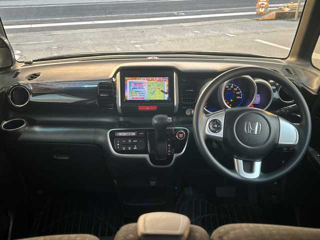 ホンダ Ｎ ＢＯＸ カスタム G Lパッケージ 滋賀県 2015(平27)年 8.2万km スマートブラック 社外ナビ　【Kenwood】/　【ワンセグTV/USB/DISC/AM・FM/SD】/バックカメラ/両側パワースライドドア/横滑り防止システム/プッシュスタート/電格ミラー/ウィンカーミラー/ETC