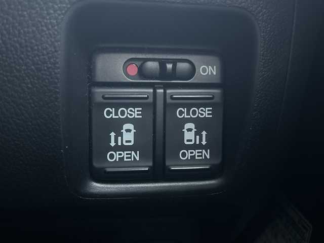 ホンダ Ｎ ＢＯＸ カスタム G Lパッケージ 滋賀県 2015(平27)年 8.2万km スマートブラック 社外ナビ　【Kenwood】/　【ワンセグTV/USB/DISC/AM・FM/SD】/バックカメラ/両側パワースライドドア/横滑り防止システム/プッシュスタート/電格ミラー/ウィンカーミラー/ETC