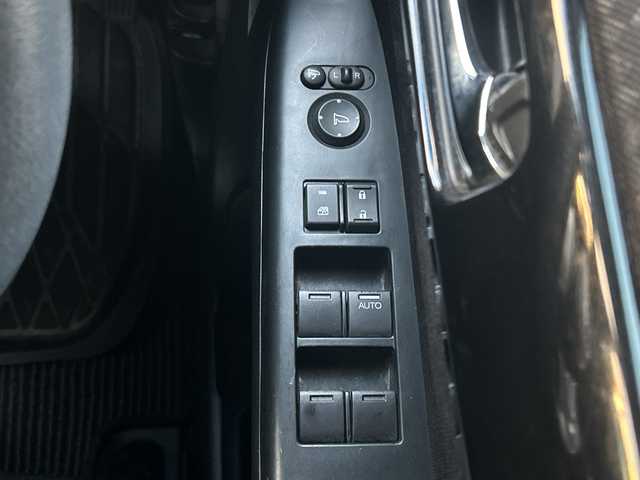 ホンダ Ｎ ＢＯＸ カスタム G Lパッケージ 滋賀県 2015(平27)年 8.2万km スマートブラック 社外ナビ　【Kenwood】/　【ワンセグTV/USB/DISC/AM・FM/SD】/バックカメラ/両側パワースライドドア/横滑り防止システム/プッシュスタート/電格ミラー/ウィンカーミラー/ETC