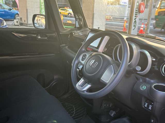 ホンダ Ｎ ＢＯＸ カスタム G Lパッケージ 滋賀県 2015(平27)年 8.2万km スマートブラック 社外ナビ　【Kenwood】/　【ワンセグTV/USB/DISC/AM・FM/SD】/バックカメラ/両側パワースライドドア/横滑り防止システム/プッシュスタート/電格ミラー/ウィンカーミラー/ETC