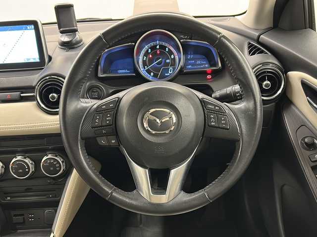 マツダ デミオ XD ツーリング Lパッケージ 道央・札幌 2015(平27)年 13.9万km チタニウムフラッシュマイカ /6速MT//純正ナビ//Bluetooth//フルセグTV//CD/DVD再生可//バックカメラ//ステアリングスイッチ//クルーズコントロール//ハーフレザーシート//衝突軽減ブレーキ//ブラインドスポットモニター//レーンキープアシスト//アイドリングストップ//LEDライト//フォグランプ//ETC//プッシュスタート//USB端子//ヘッドアップディスプレイ//純正フロアマット//社外WORK17インチアルミホイール