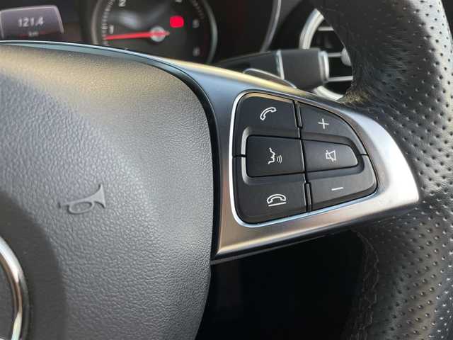 メルセデス・ベンツ ＧＬＣ２２０ d 4マチック ローレウスED 東京都 2019(令1)年 3万km ガンＭ 純正ＨＤＤナビ/１２セグ/３６０°カメラ/パノラマＳＲ/Ｂｕｒｍｅｓｔｅｒ/ＬＥＤヘッドライト/ＡｐｐｌｅＣａｒＰｌａｙ/ＡｎｄｒｏｉｄＡｕｔｏ/純正前後Ｄレコ/純正フロアマット/前席パワーシート/全席Ｓヒーター/Ｐバックドア/純正19インチAW/フットオープナー/ルーフレール/ＥＴＣ2.0