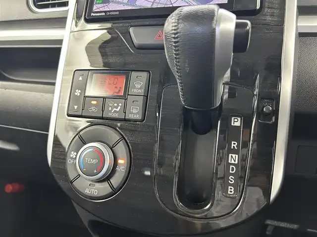 ダイハツ タント カスタム RS トップED SA 千葉県 2014(平26)年 4.3万km ファイアークォーツレッドM 禁煙車/フリップダウンモニター/ブレーキアシスト/衝突安全ボディー/両側パワースライドドア/社外7インチナビ/・CD/DVD/Bluetooth/フルセグ/バックカメラ/LEDオートライト/ハーフレザーシート/純正15インチアルミホイール/オートエアコン/アイドリングストップ/プッシュスタート/スマートキー